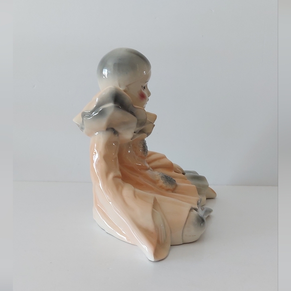 Pierrot, harlequin clown with ballet shoes. - Picture 7 of 13